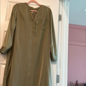 Chico's Green Midi Dress with Cuffed Long Sleeves and Mandarin Collar